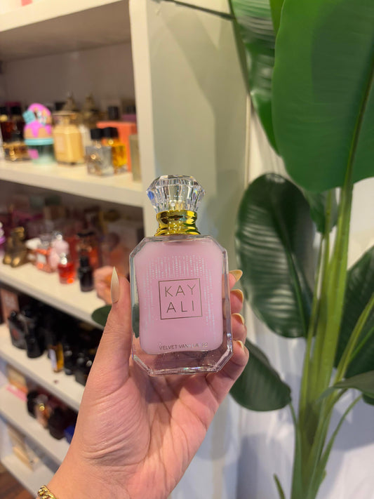 Kayali velvet vanilla 82