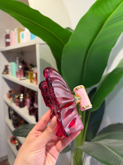 ⸻

✨ La Bomba – by Carolina Herrera